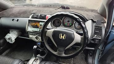 bmw cs: Honda Fit: 2004 г., 1.3 л, Вариатор, Бензин, Хэтчбэк — 5