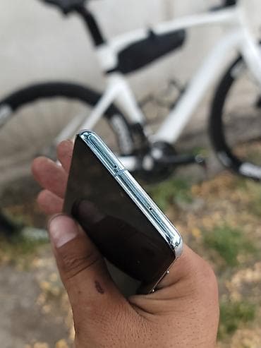 se 4: Samsung Galaxy S20, Б/у, 128 ГБ, цвет - Голубой, 1 SIM — 10