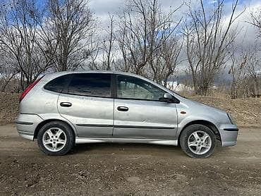 Nissan Almera Tino: 2005 г.