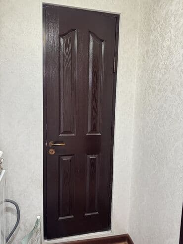 бу двери наружная: Межкомнатная дверь, Б/у, Глухие, Одностворчатая, Деревянная, цвет - Коричневый — 2