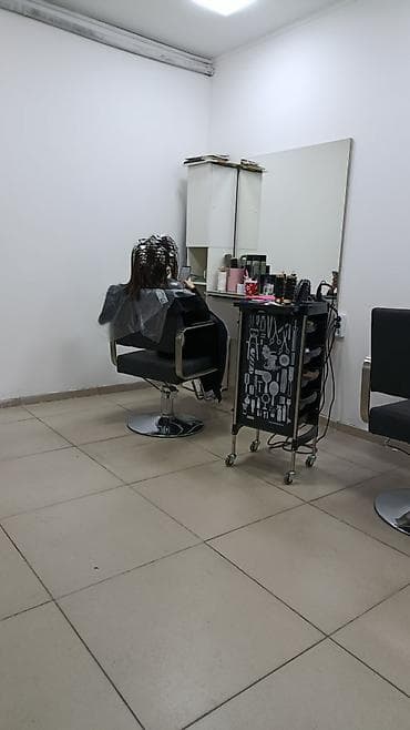 аренда офисных помещений: В мкр Улан2/10 в салоне Сулуу требуется мастер универсал,локация — 1