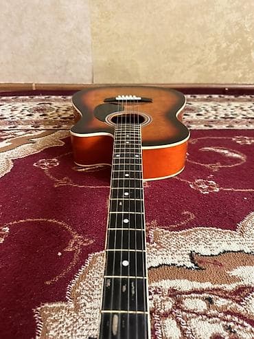 Гитары: Акустическая гитара с вырезом (cutaway), форма корпуса — — 3