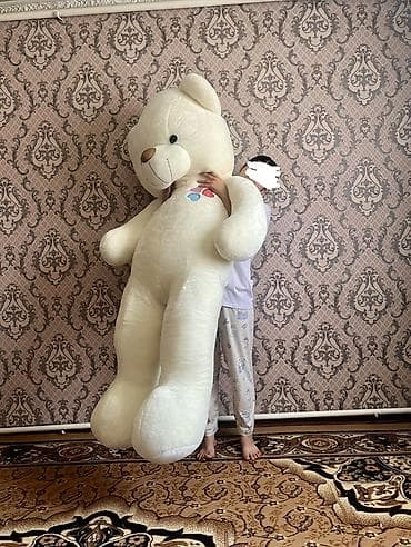 мишка форма: Большой плюшевый мишка, цвет молочно‑белый. - Размер: 2 метровый - — 2