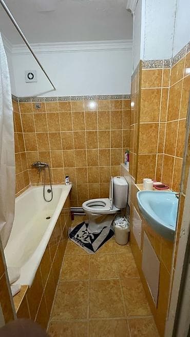 4: 2 комнаты, 65 м², 12 мкр 106 серия, 1 этаж — 2