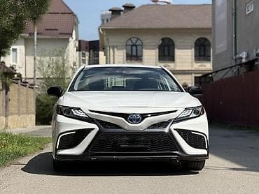 миша: Toyota Camry: 2021 г., 2.5 л, Автомат, Гибрид, Седан — 2