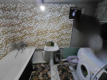 с байтик дом: Продаётся жилой дом. СРОЧНО - Планировка: несколько комнат — 6