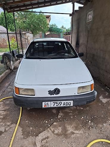 Унаа: Volkswagen Passat: 1991 г., 1.8 л, Кол менен иштөөчү, Бензин, Седан — 1