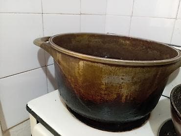 цена мука: Казан с широкими литными ручками. Крышка не родная, чуть больше. - — 3