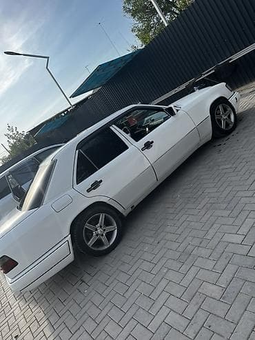 audi v8: Mercedes-Benz W124: 1994 г., 2 л, Автомат, Газ, Седан — 7