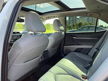 сиденьие: Toyota Camry: 2021 г., 2.5 л, Автомат, Бензин, Седан — 10