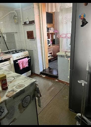 3 комнаты, 56 м², Туран мкр., 4 этаж, Старый ремонт