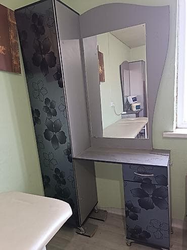 Маникюрные столы: Комплект мебели и оборудования для салона красоты/парикмахерской — 1