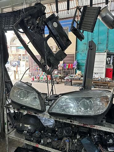 цешки: Комплект передних фар Mercedes-Benz 2010 г., Б/у, Оригинал, Германия — 1