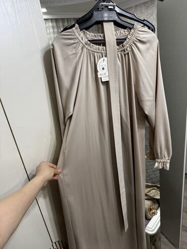 бордовое платье трикотаж: Атласовое платье, подойдет для покрытых, ни разу не надевала, сидит — 1