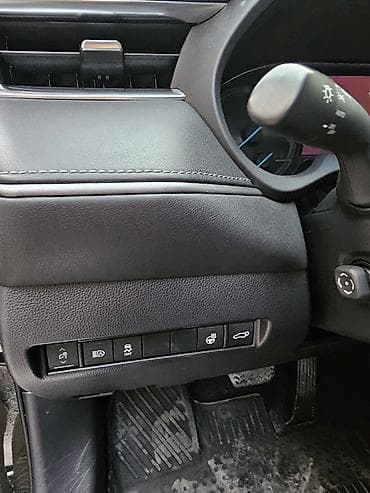 lexus 600: Toyota Venza: 2021 г., 2.5 л, Автомат, Гибрид, Кроссовер — 9