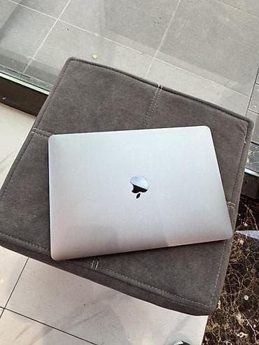 Apple MacBookPro 2017(серебристый алюминиевый корпус, серия с USB‑C)