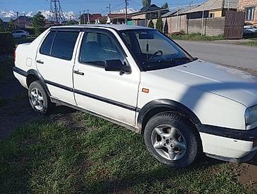 Транспорт: Volkswagen Vento: 1994 г., Механика, Бензин, Седан — 4