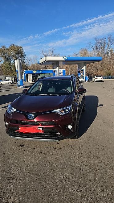 Toyota RAV4: 2018 г., Гибрид, Кроссовер