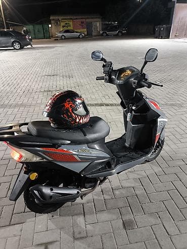 скуттер: Тип скутера Yamaha, 125 куб. см, Бензин, Б/у — 10