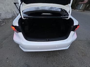 corolla 2004: Toyota Corolla: 2022 г., 1.8 л, Вариатор, Гибрид, Седан — 4