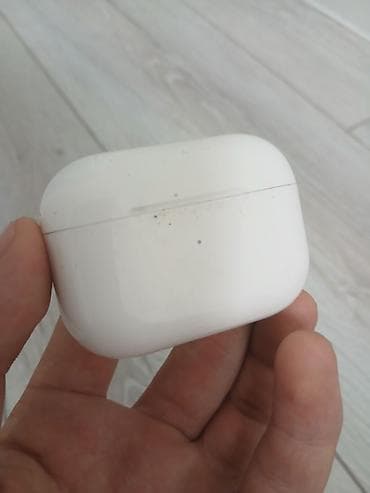 samsung a23: Продаю AirPods pro. коробка есть. Б/у уже 2 месяч назад купил. В — 2