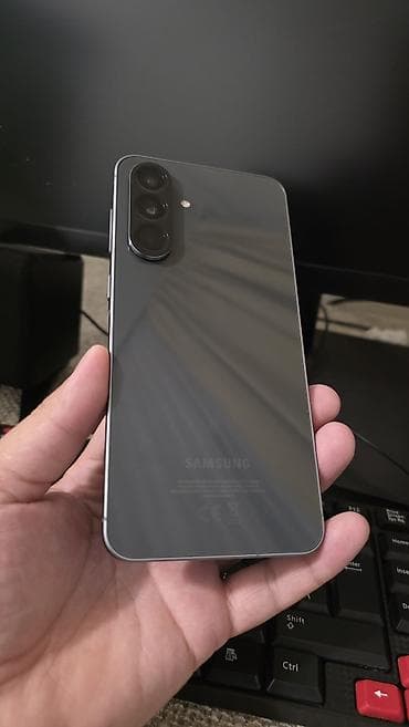 Samsung Galaxy A56 5G, Б/у, 128 ГБ, цвет - Серый, eSIM