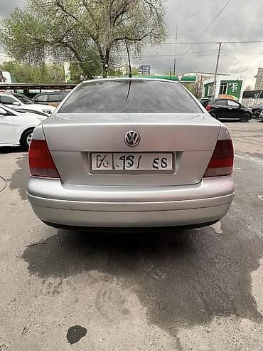 v klass: Volkswagen Bora: 2002 г., 1.6 л, Ручные, Бензин, Седан — 2
