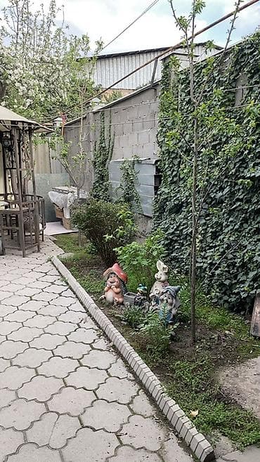советски: Продаю полдома2 сотки 56,3 м2 3 комсан узелкухняприхожая — 1