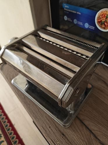 Тестораскаточный аппарат Механический, Италия, Б/у