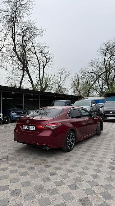 range rover: Toyota Camry: 2017 г., Автомат, Бензин, Седан — 3