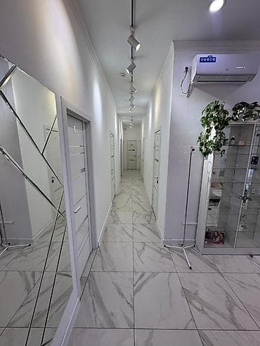 Сдаётся в аренду кабинет в бьюти-центре. - Просторный светлый кабинет