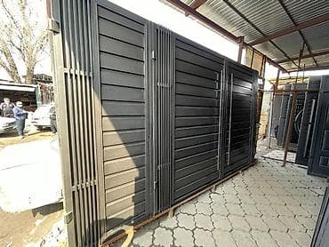 Металлические распашные ворота с калиткой - Материал: сталь, сварная