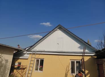 Обшивка фронтонов и кровельные работы из металлопрофиля - Монтаж at lalafo.kg Обшивка фронтонов и кровельные работы из металлопрофиля - Монтаж