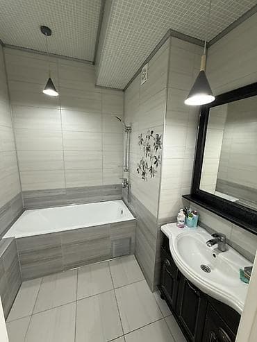 сдаю квартира город ош: 🏡 Продаётся 3-комнатная квартира в западном центре 📍 ул. Абдымомунова — 3