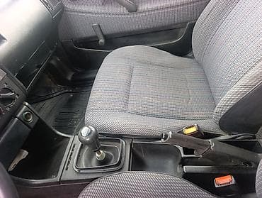 авто пароги: Volkswagen Passat: 1990 г., Универсал — 5