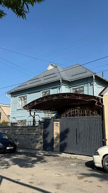 2 6: Срочная продажа! Просторный 2‑этажный дом в ж/м Ак‑Орго Локация: • — 1