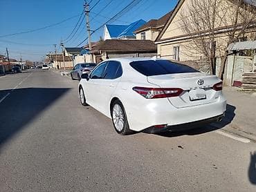 Toyota Camry: 2019 г., 2.5 л, Автомат, Бензин, Седан — 4