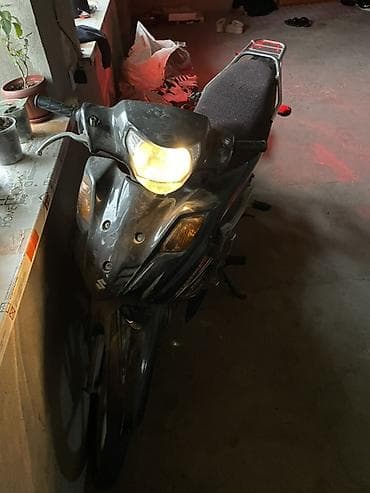 диски скутера: Скутер Suzuki (мопед-скутер класса 50–110 см³) Описание: - Компактный — 4