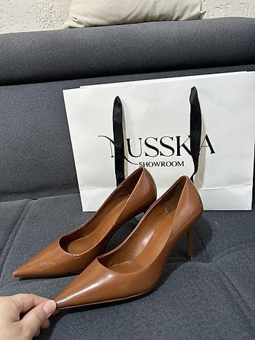 Угги: Все по 300 200 сом обувь могу максимально 500 сом отдать — 1