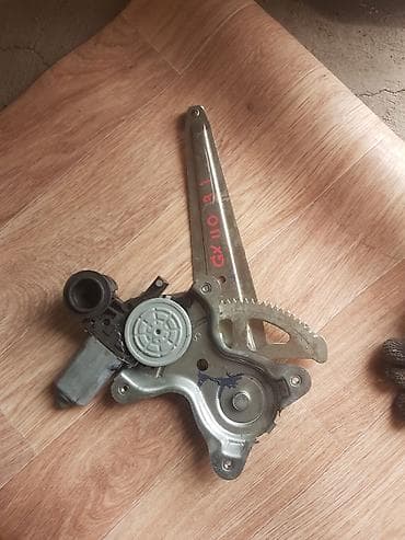 step rf3: Электрический моторчик Toyota Б/у, Оригинал — 1