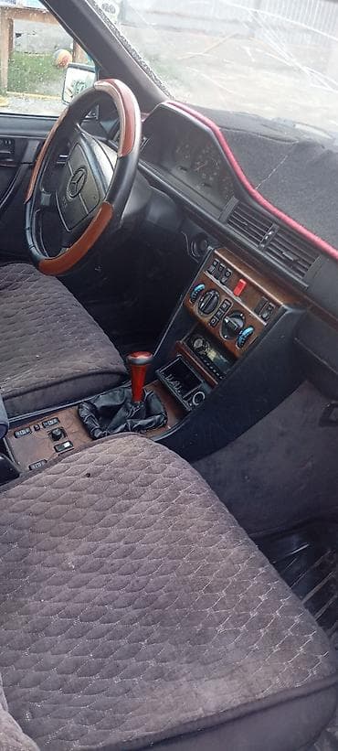 сешка зеленый: Mercedes-Benz W124: 1995 г., 2.8 л, Механика, Бензин, Универсал — 8