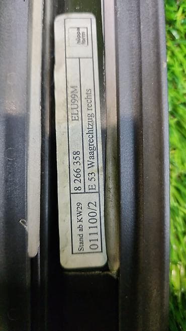 bmv e32: Шторка форточки правая е53 8 266 358 Год 2003 В отличном состоянии — 2