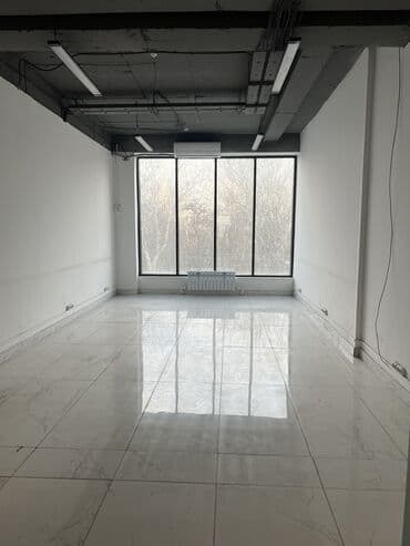 Сдаю Офис, 33 м², В бизнес центре