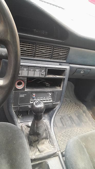 боковые шторки: Audi 100: 1990 г., 2 л, Ручные, Бензин, Универсал — 2