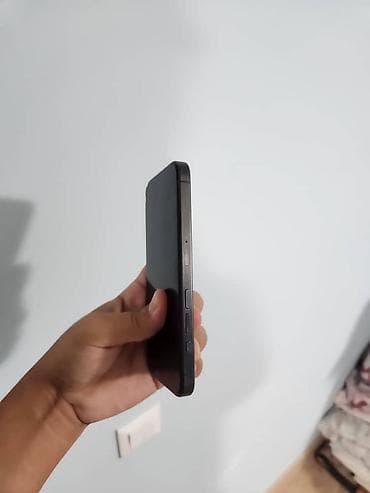 eos r: IPhone 15 Pro, Б/у, 256 ГБ, Black Titanium, Чехол, 88 % — 4