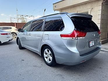 sg 9: Toyota Sienna: 2012 г., 3.5 л, Автомат, Бензин, Минивэн — 6
