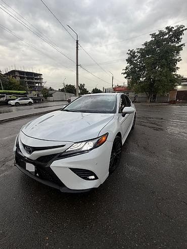 Транспорт: Toyota Camry: 2018 г., 2.5 л, Вариатор, Гибрид, Седан — 1