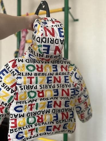 kinder stranger: Детская демисезонная куртка с капюшоном -Бренд UNITED OF BENETTON - — 4