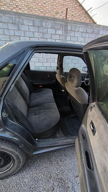 Унаа: Mazda 626: 1989 г., 2 л, Кол менен иштөөчү, Бензин, Седан — 7