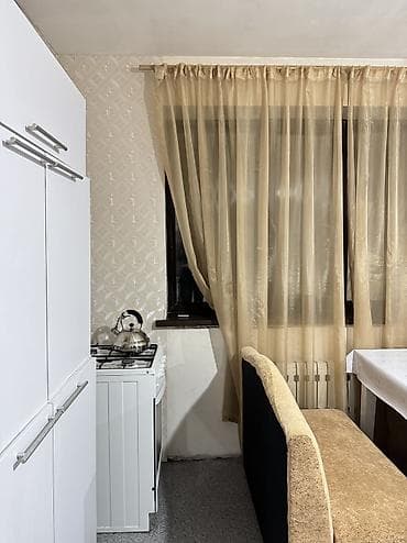 дом бешкунгой: Сдаются комнаты только девушкам в доме, район Ахунбаева/Тыналиева. 2 — 10